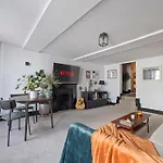 Timeless 400-Year-Old Historic Flat