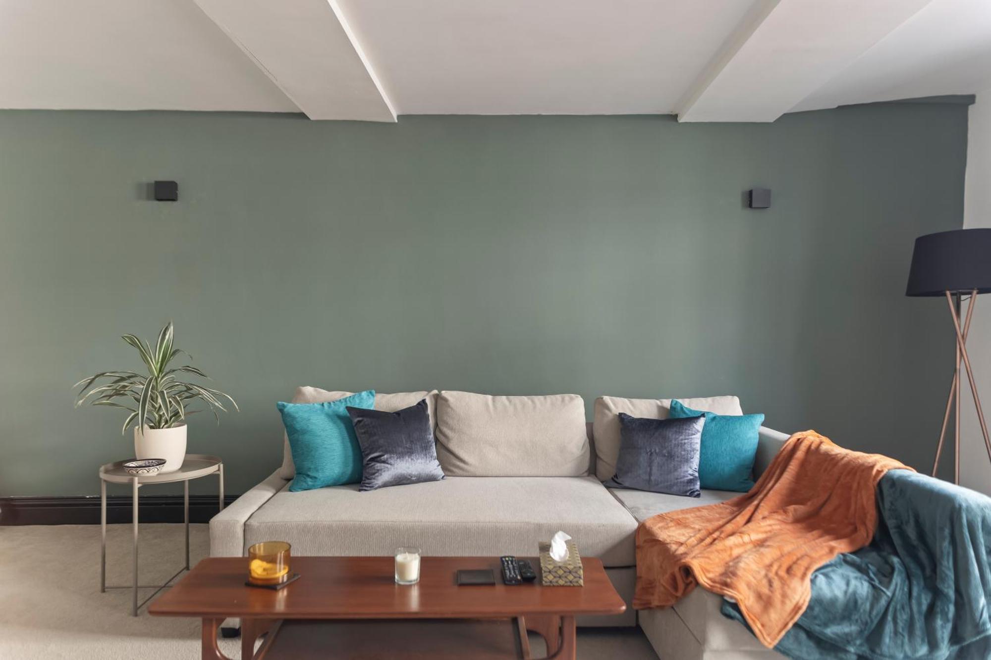 Timeless 400-Year-Old Historic Flat Plymouth