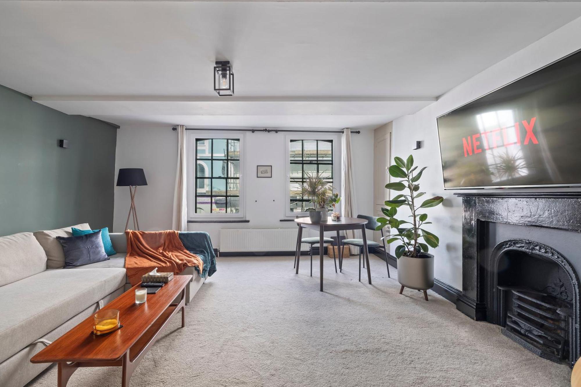 Apartment Timeless 400-Year-Old Historic Flat *